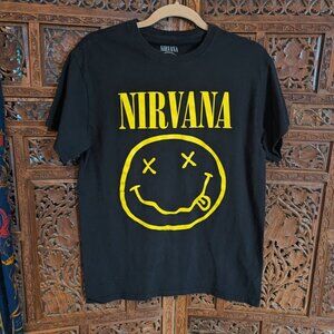Nirvana Tee - Medium 🩷